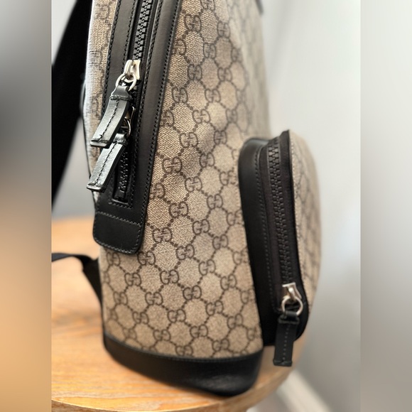 Gucci GG Supreme Large Backpack - Picture 10 of 13
